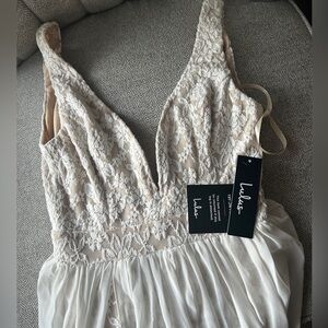 Lulu’s Lace Maxi Dress NWT!!